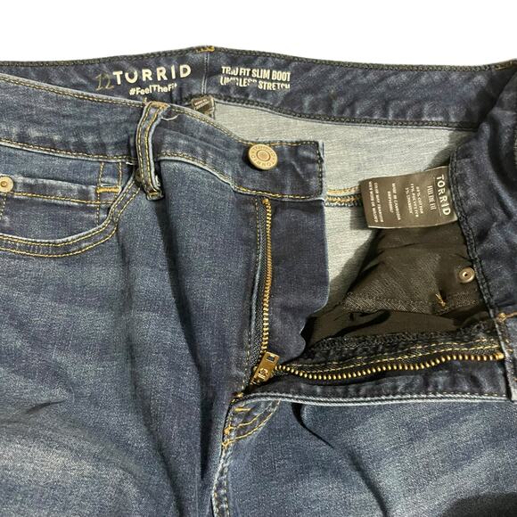 Torrid Womens 10-14 (30X29) Trio Fit Slim Boot Limitless Stretch Dark Blue Denim - Picture 3 of 14